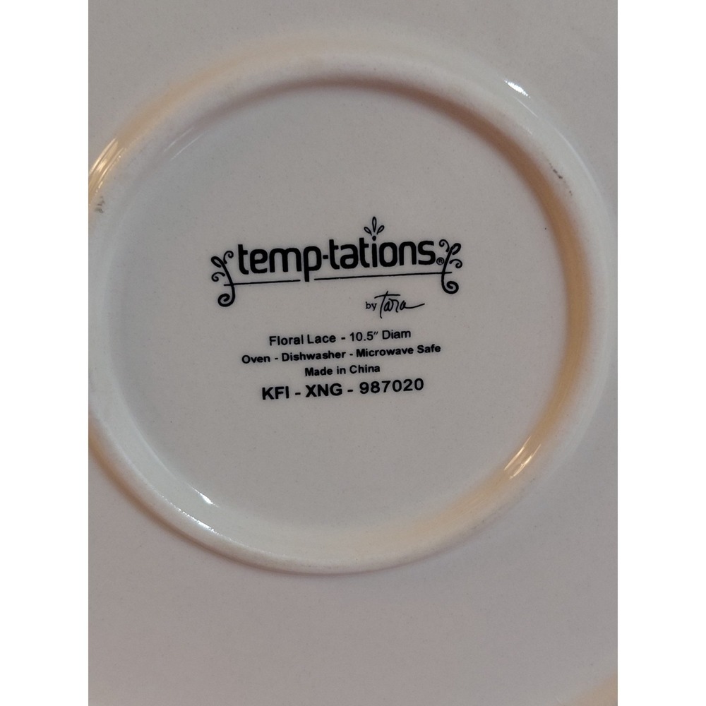 Temp-tations by Tara Floral Lace Red 10.5" Dinner Plates Set of 4 Replacement - Picture 3 of 4